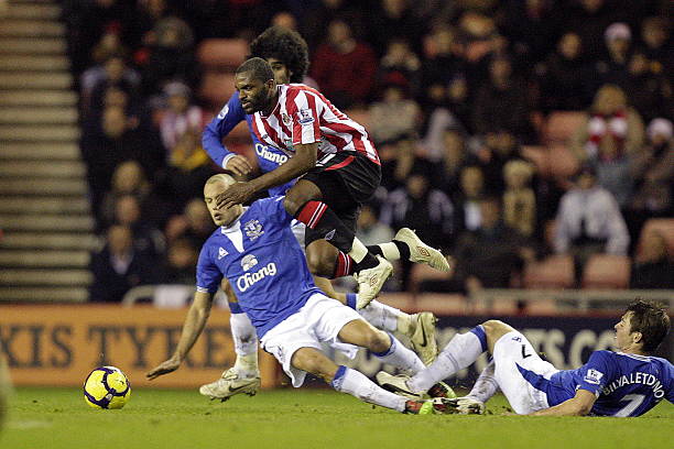 他在访谈中 他在访谈中